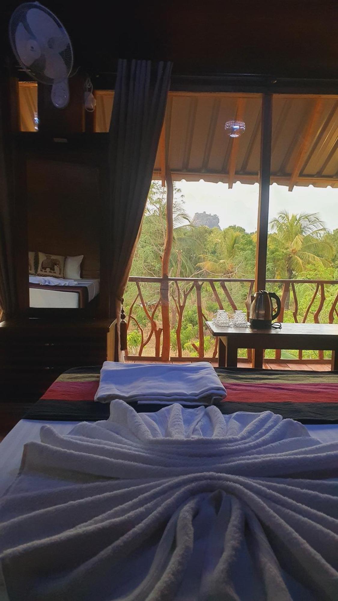 Sigiriya Rock View Tree House Villa ภายนอก รูปภาพ